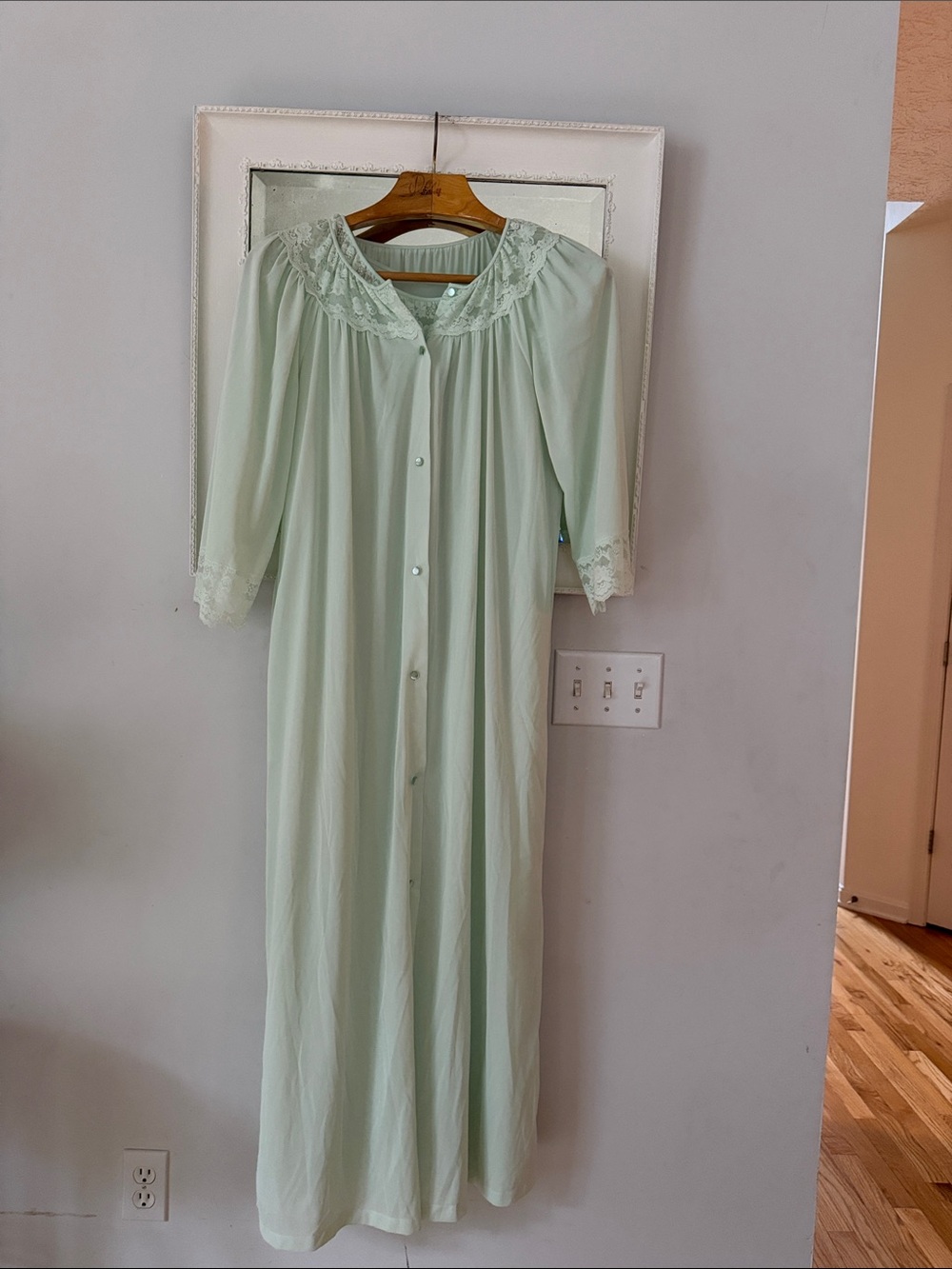 Vintage peignoir Gilead robe set